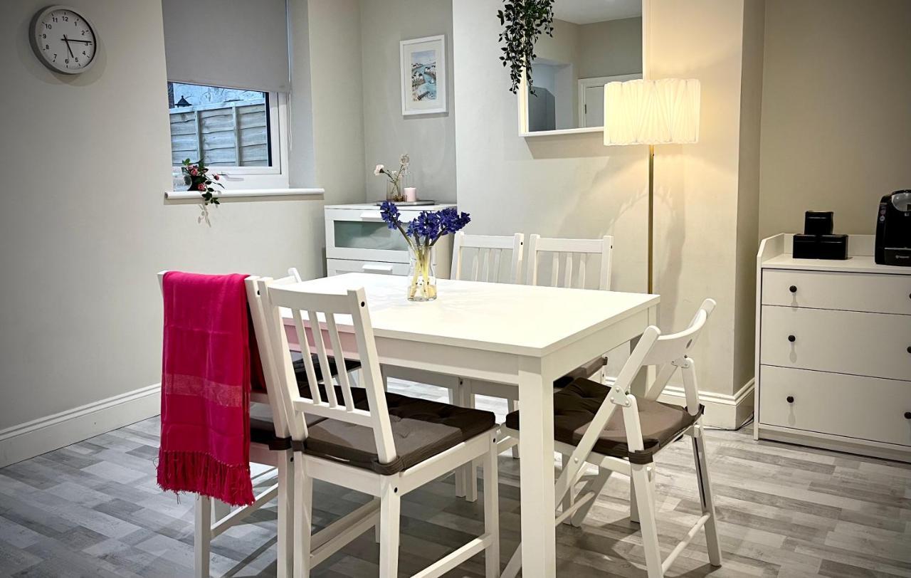 Three Bedroom City Home With Garden เซาธ์แธมป์ตัน ภายนอก รูปภาพ